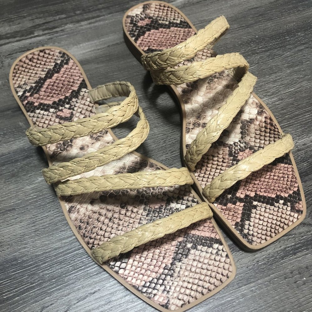 NEW Tymidy Women’s Strap Flat Summer Sandal Sz 7.5 M Snake Print